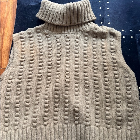 Zara Women's Cropped Brown Cowl Neck Sweater - Picture 3 of 3